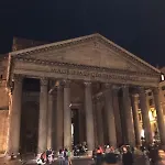 Arch Konukevi Roma